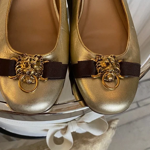 Lilly Pulitzer Gold Leather Ballet Flats Lion Heads Knock Brown Ribbon Size 9 - Picture 3 of 16